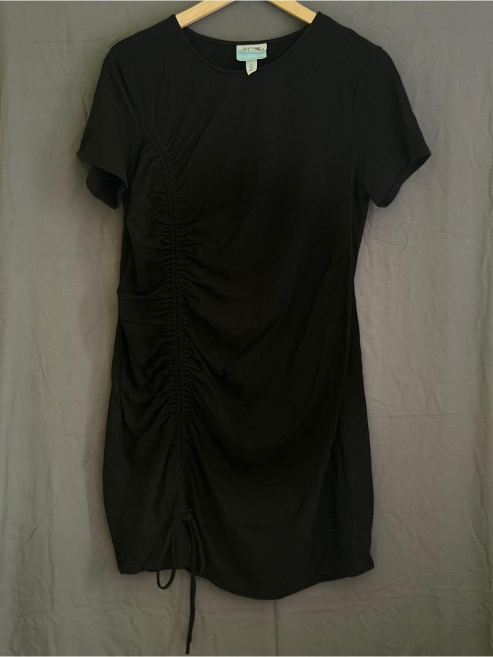 AQUA Black Short Sleeve Ruched Side Tunic Dress